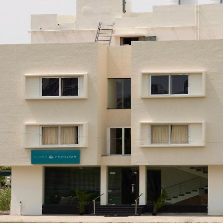 Flora Pavillion Near Global Hospital Perumbakkam Chennai Exterior photo